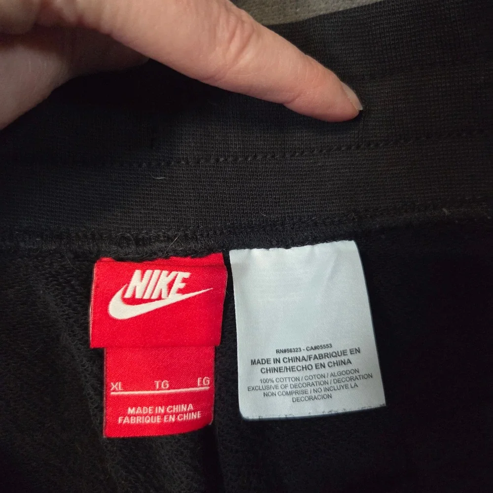 Nike Sweat Shorts Mens XL Black Graphic Logo Raw Hem Cotton French Terry